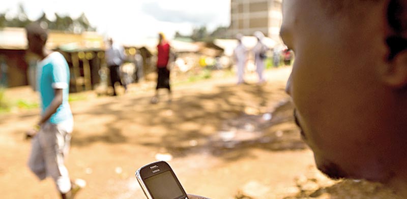 טלפונים ניידים בקניה/ צילום:רויטרס