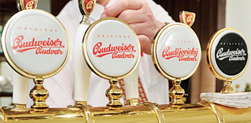 יצרנית הבירה Anheuser–Busch / צילום: בלומברג