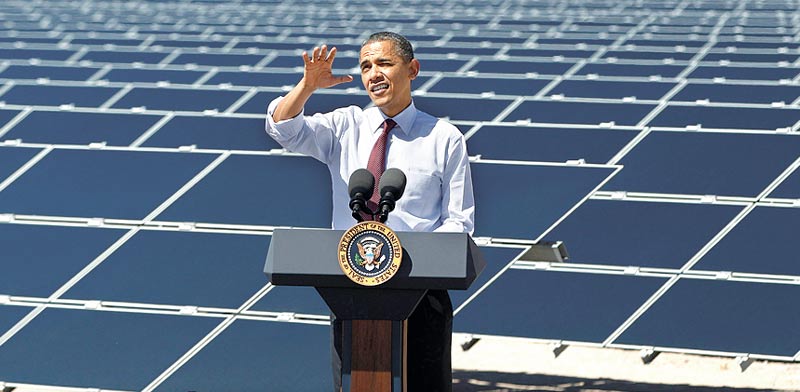 ברק אובמה בחוות אנרגיה סולארית בנבדה / צילום: רויטרס