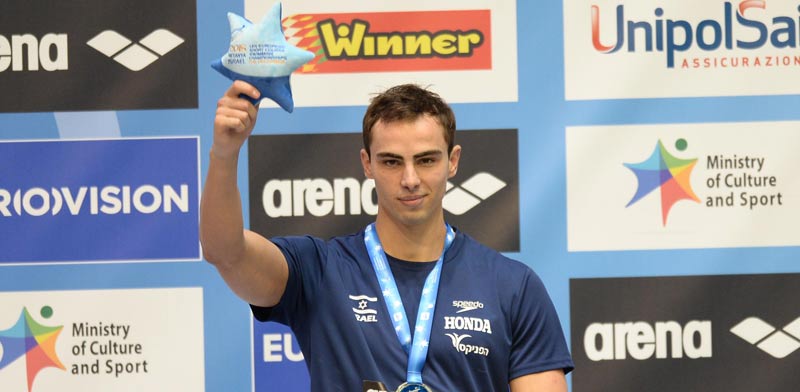 יעקב טומרקין זוכה במדליית כסף באליפות אירופה 2015 / צילום: עמית שיסל, באדיבות איגוד השחייה