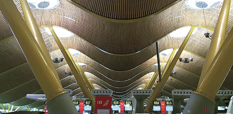 בניין האופרה בעיר גואנגז'ו בסין שתוכנן על ידי זאהה חדיד/ צילום:יעל פרי ואמיר נבון