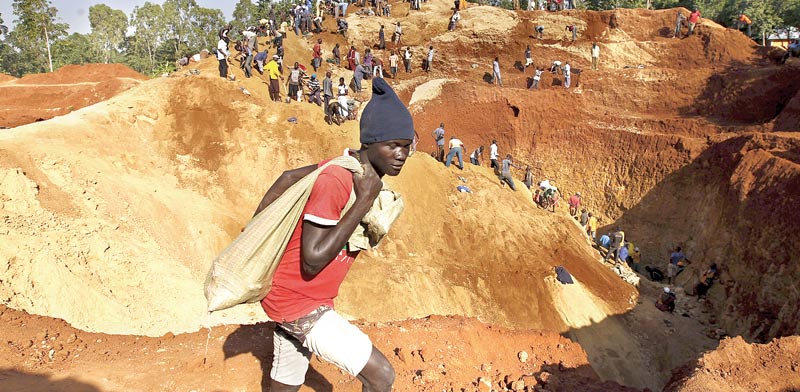 מכרה זהב באפריקה / צילום: רויטרס