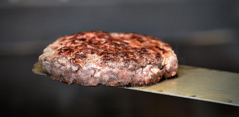 המבורגר של מיט בר / צילום: צופית להב