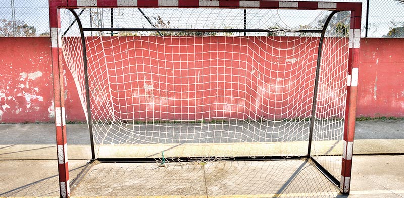 מגרש כדורגל שכונתי / צילום:  Shutterstock/ א.ס.א.פ קרייטיב