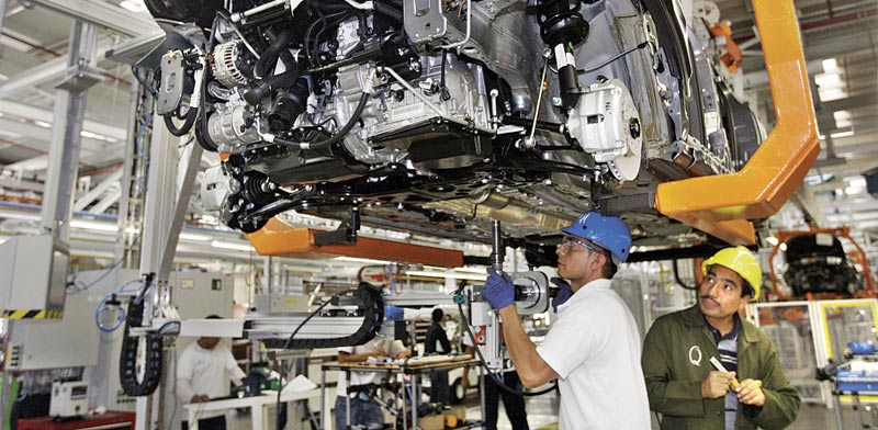 מפעל לייצור רכבי פולקסוואגן במקסיקו / צילום: רויטרס 