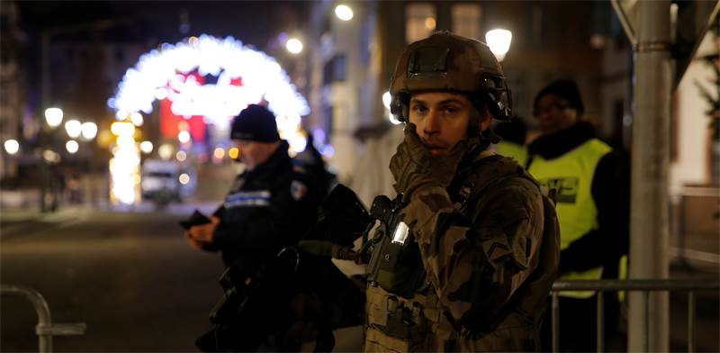 כוחות משטרה באזור הפיגוע בשטרסבורג, צרפת / צילום: Vincent Kessler, רויטרס