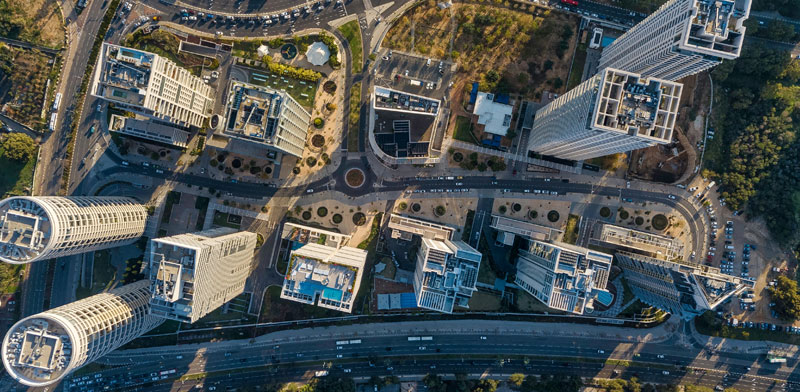 מגדלים בפארק צמרת בתל-אביב. למגדלים אין בהכרח קשר לליקויים שמוזכרים בכתבה / צילום אילוסטרציה: Shutterstock/ א.ס.א.פ קריאייטיב