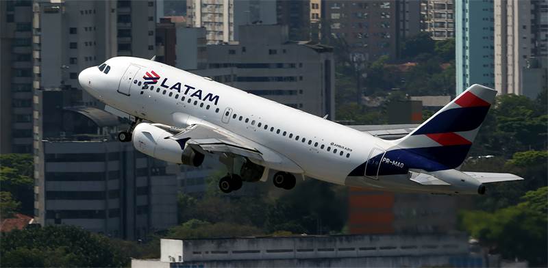 מטוס של LATAM / צילום: פאולו וויטאקר, רויטרס