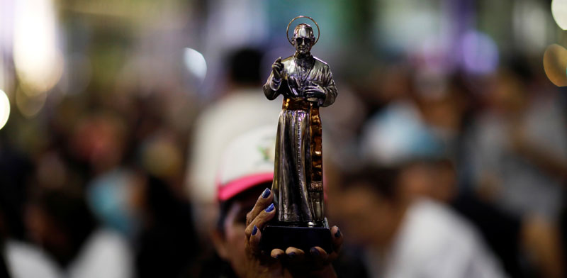 פסלו של אוסקר רומרו, השבוע / צלם:REUTERSJose-Cabezas