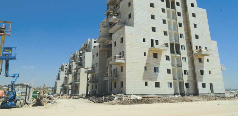 New homes in Lod Photo: Eyal Izhar