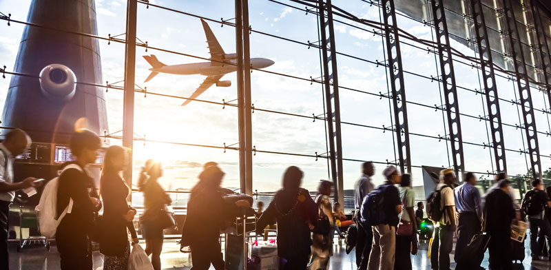 נוסעים בשדה תעופה /  צילום:Shutterstock א.ס.א.פ קרייטיב 