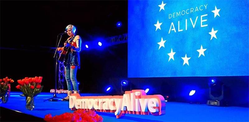 מופע בפסטיבל Democracy Alive / צילום: מתוך הפייסבוק של התנועה האירופית