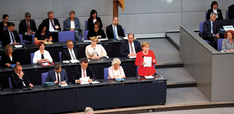 הקנצלרית אנגלה מרקל בפרלמנט הגרמני / צילום: רויטרס