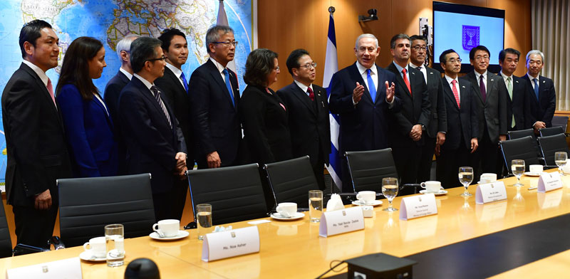 Prime Minister Benjamin Netanyahu hosts Japanese Minister of Economy, Trade, and Industry Hiroshige 