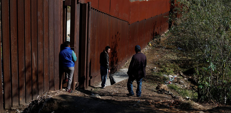 החומה בגבול ארה”ב־מקסיקו / צילום: רויטרס, Carlos Garcia Rawlins