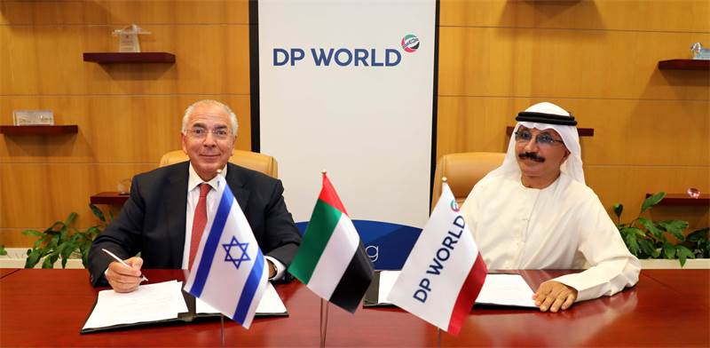 Shlomi Fogel and DP World Chairman and CEO Sultan Ahmed bin Sulayem  / Photo: PR