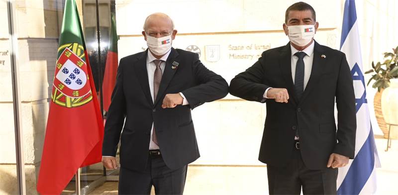 שר החוץ גבי אשכנזי ושר החוץ של פורטוגל אוגוסטו סאנטוס סילבה / צילום: חורחה נובומינסקי