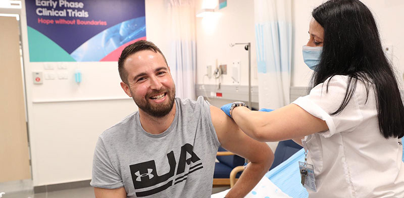 Segev Harel receives Covid-19 vaccination jab  / Photo: Ministry of Defense spokesperson 