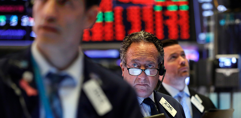 סוחרים בבורסת וול סטריט על רקע הירידות החדות / צילום: Associated Press