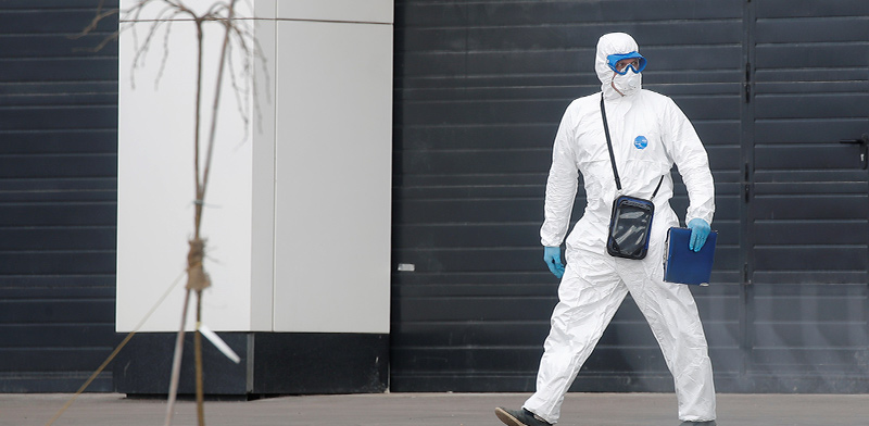 Doctor in protective gear / Photo: Reuters