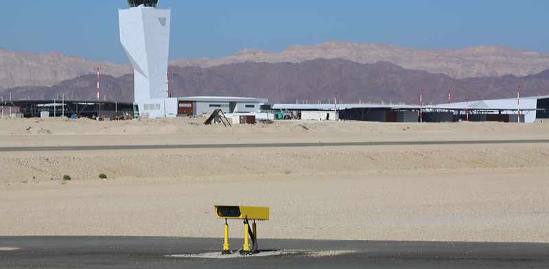 מסלול המראה ריק בשדה תעופה רמון / צילום: סיון פרג'