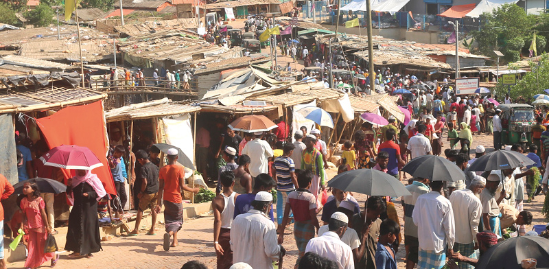 שוק במחנה פליטים של בני הרוהינגה בבנגלדש / צילום: Suzauddin Rubel, Associated Press