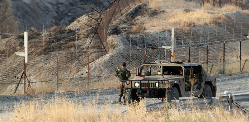 חיילים על גבול ירדן בבקעה  / צילום: Ammar Awad, רויטרס