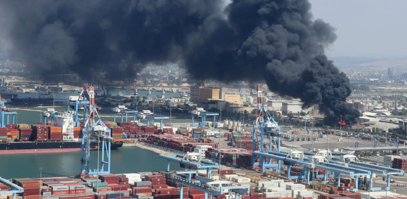 שריפה במפעל שמן במפרץ חיפה, 2019 / צילום: אילן מלסטר- המשרד להגנת הסביבה