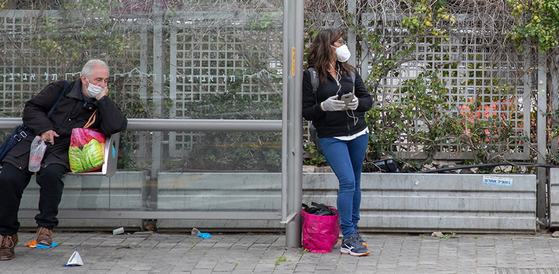 ממתינים לאוטובוס / צילום: כדיה לוי, גלובס
