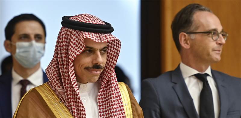 שר החוץ הסעודי, פייסל בן פרחאן, עם שר החוץ הגרמני, הייקו מאס / צילום: John MacDougall, AP