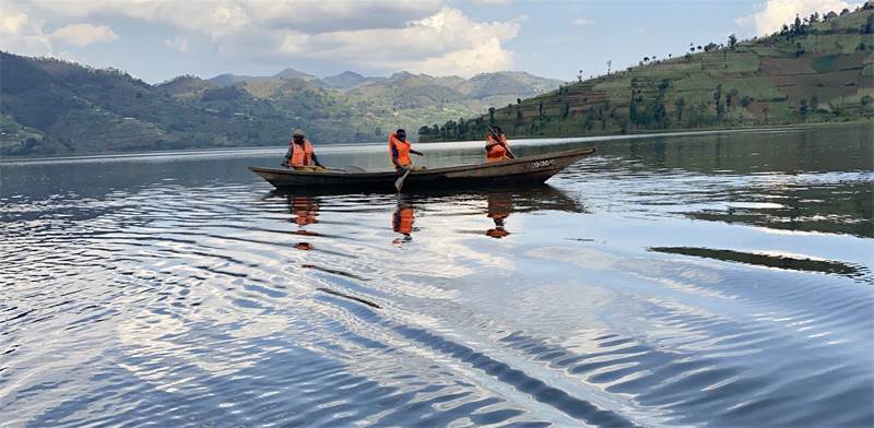 שיט ברואנדה / צילום: שלמה כרמל, עולם אחר