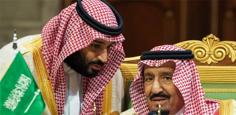 סלמאן מלך סעודיה עם בנו נסיך הכתר מוחמד / צילום: Saudi Press Agency, Associated Press