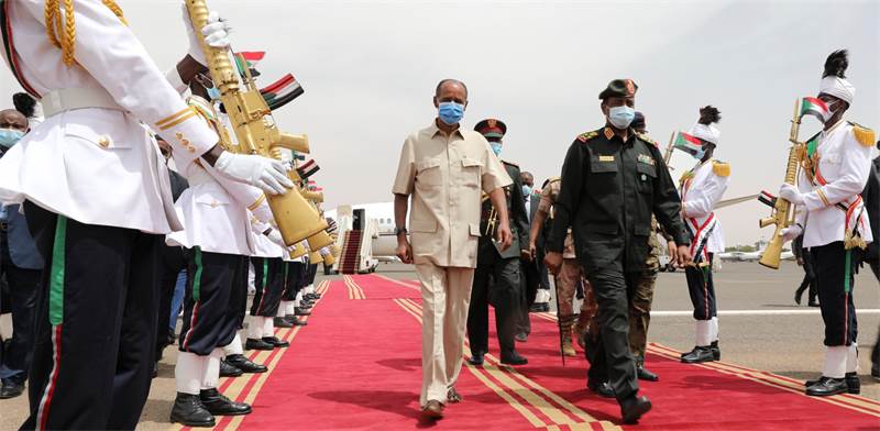 יו"ר מועצת המעבר הצבאית בסודאן, עבד אל-פתאח עבד א-רחמן אל-בורהאן / צילום: Marwan Ali, AP
